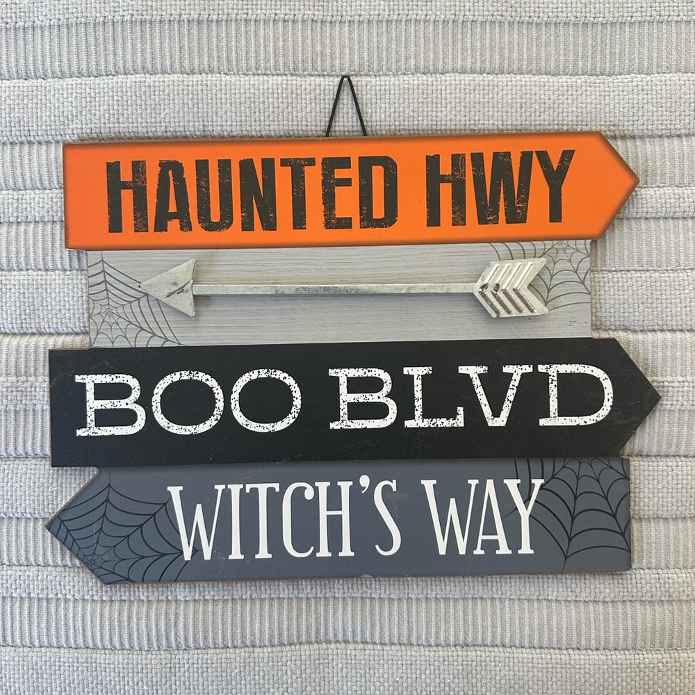 Halloween sign